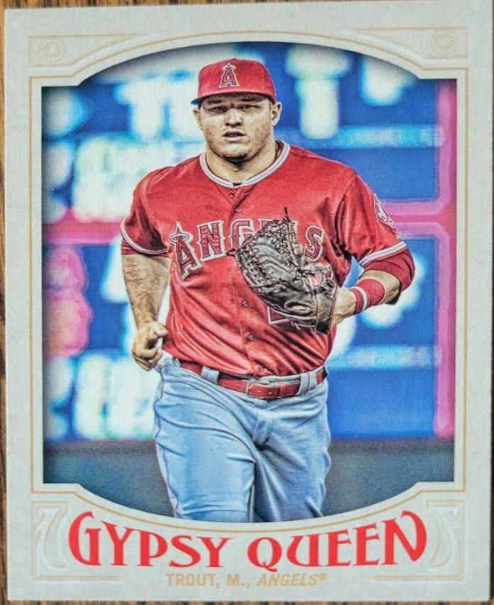 Mike Trout [With Glove] #133