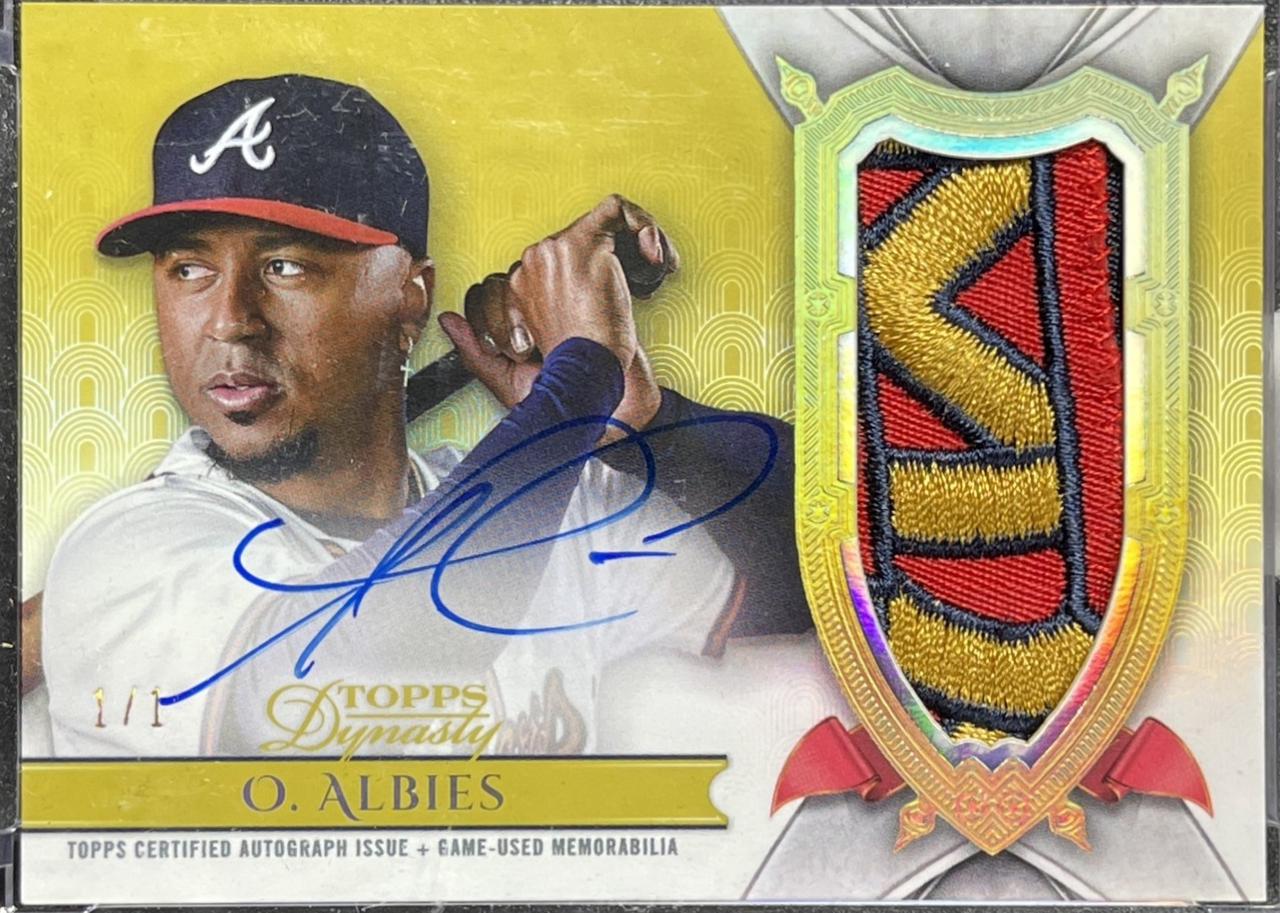 Ozzie Albies [Gold Autograph Patch] #DAP-OA5