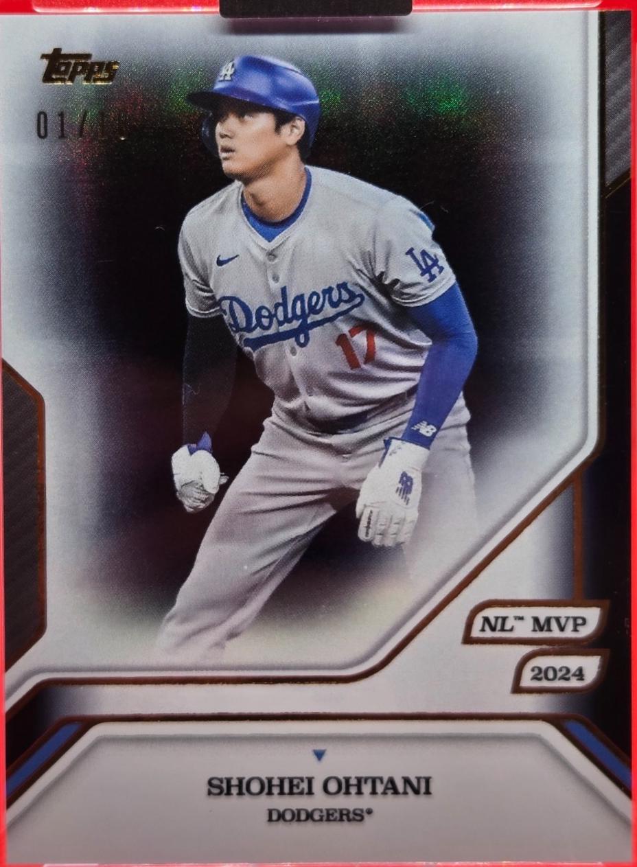 Shohei Ohtani [Black Foil] #17