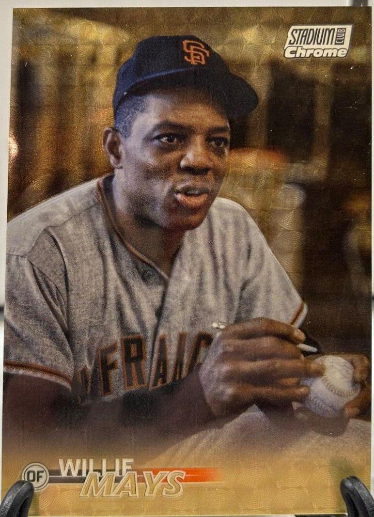 Willie Mays [Chrome Superfractor] #10