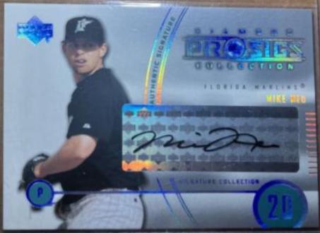Mike Neu [Signature] #215