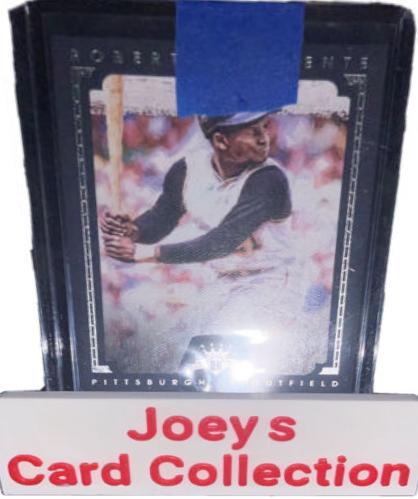 Roberto Clemente [Crowd Background Blue Framed] #17