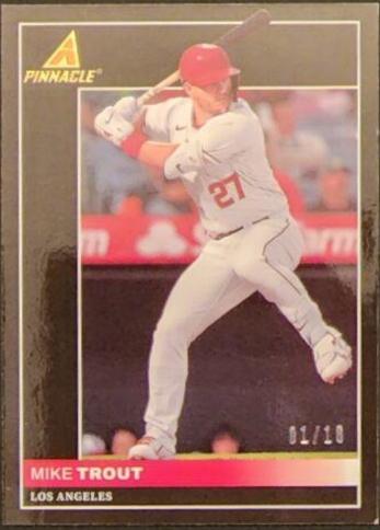 Mike Trout [Gold] #16