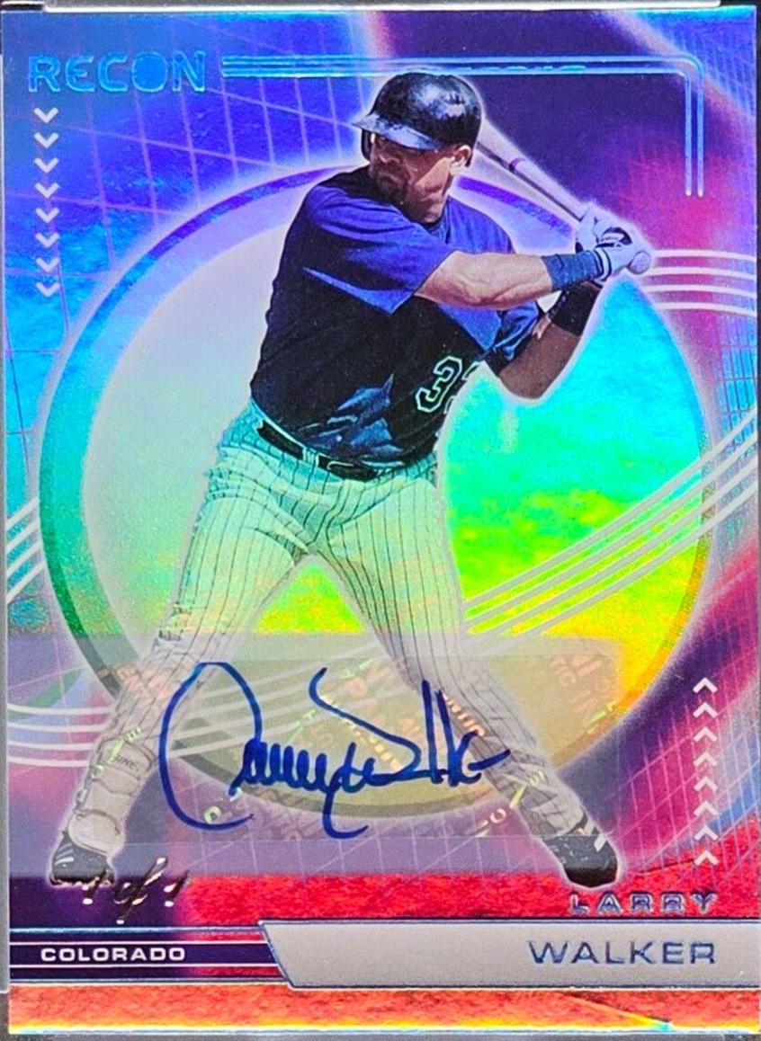 Larry Walker [Autograph Platinum Blue] #24