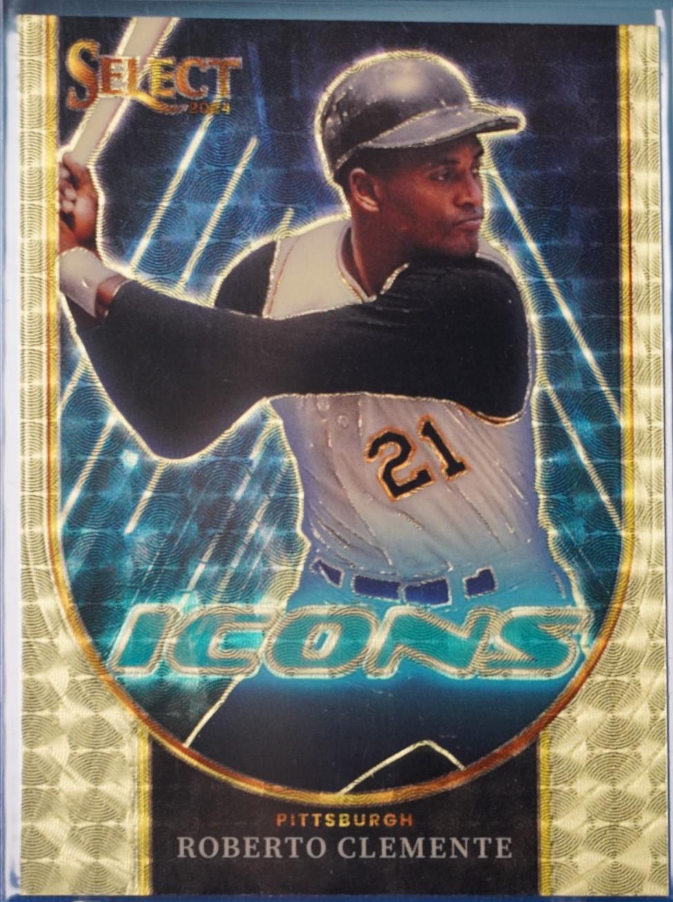 Roberto Clemente [Gold Vinyl Prizm] #24