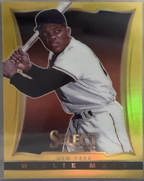 Willie Mays [Gold Prizm] #2