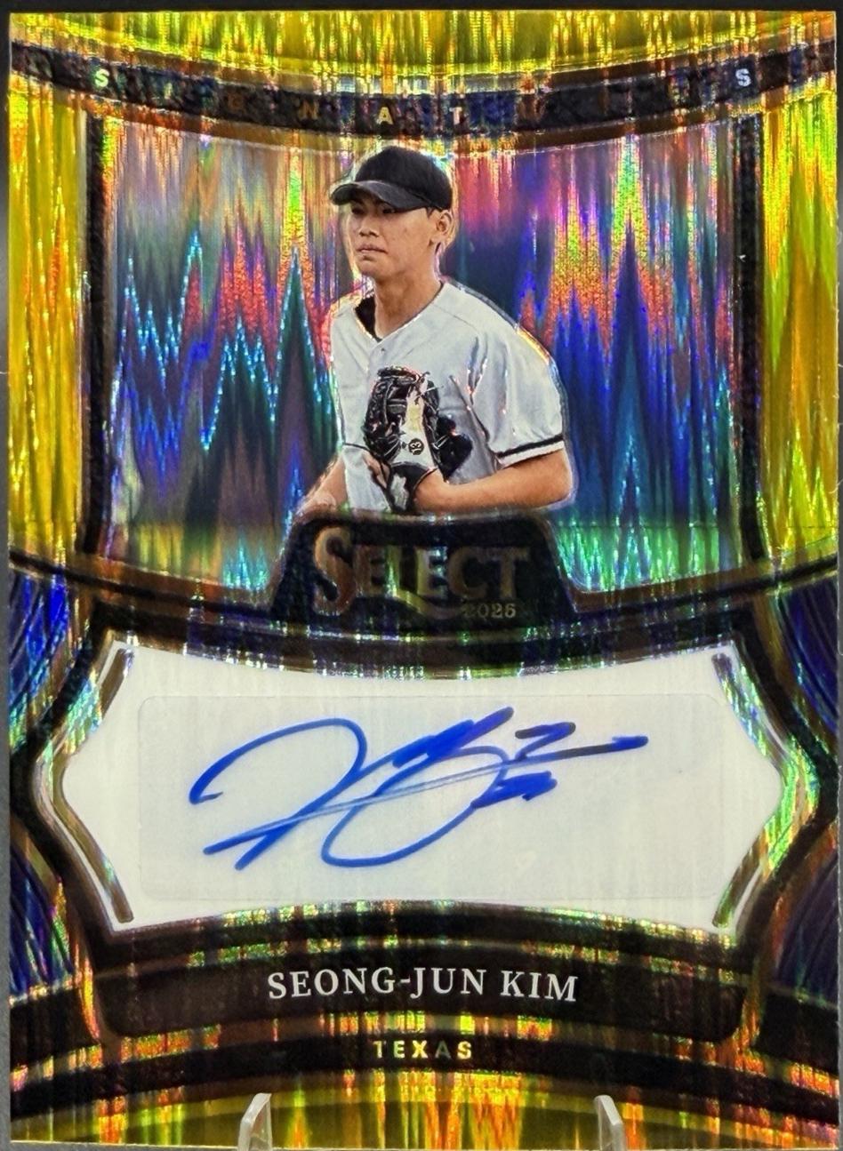 Seong-Jun Kim [Gold Flash] #17