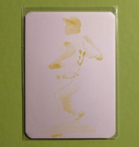 Greg Maddux [Galaxy Prismatic] #28