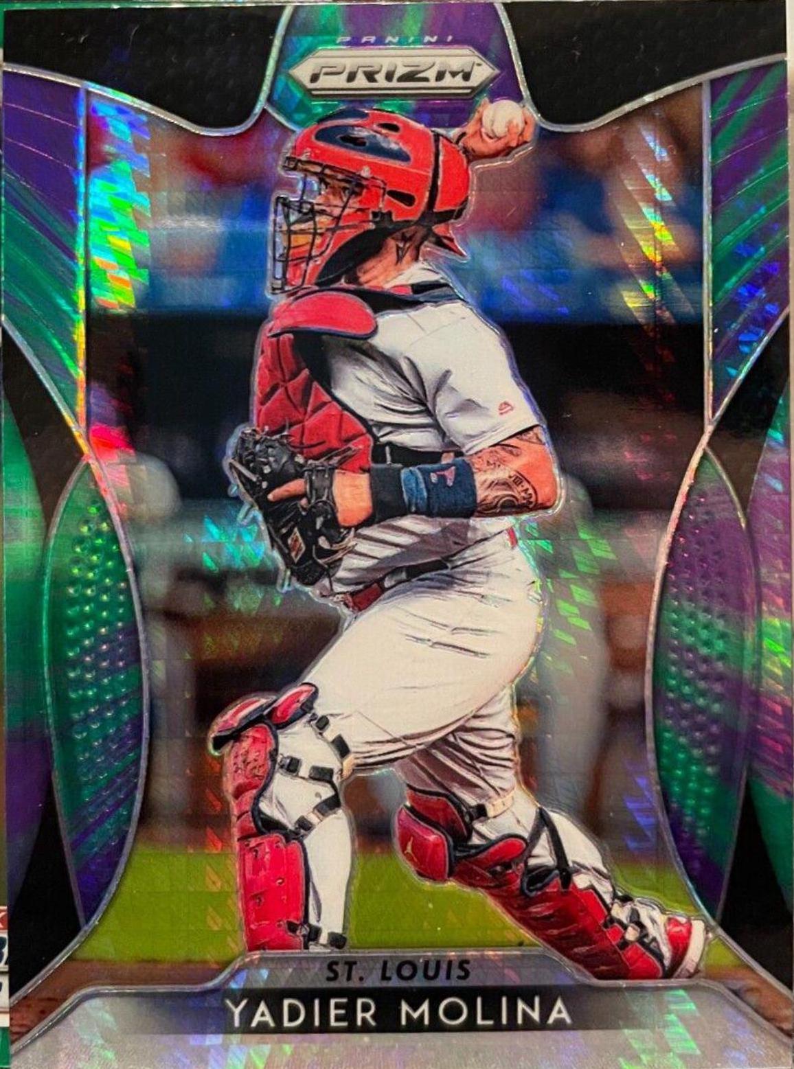 Yadier Molina [Purple & Green Hyper Prizm] #8