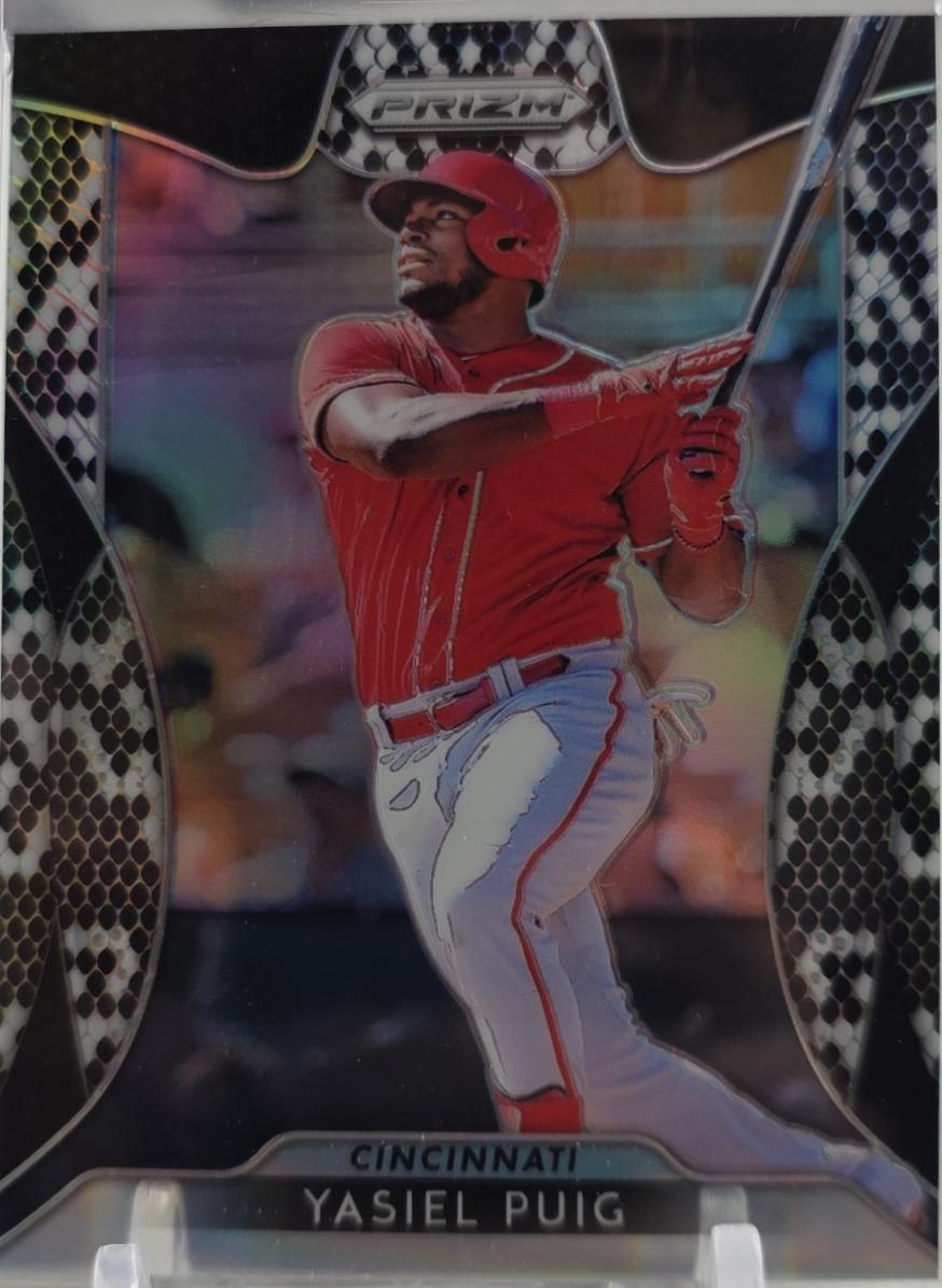 Yasiel Puig [Snakeskin Prizm] #257