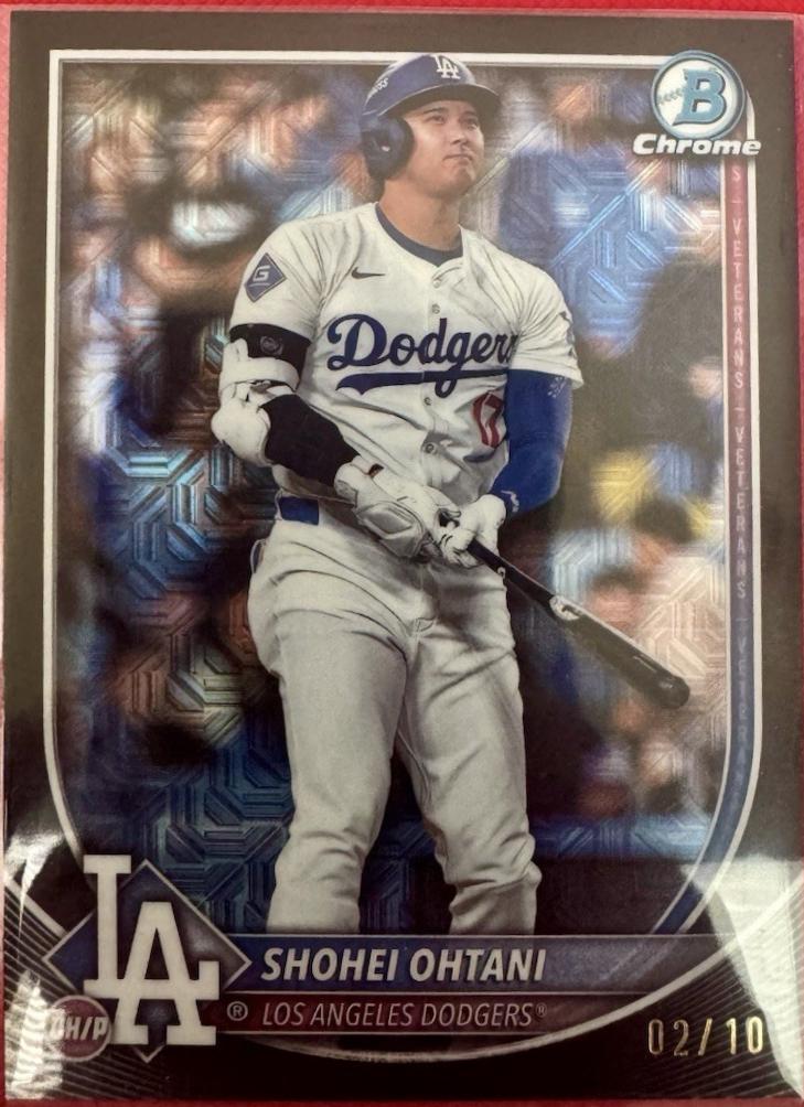 Shohei Ohtani [Black Refractor] #17