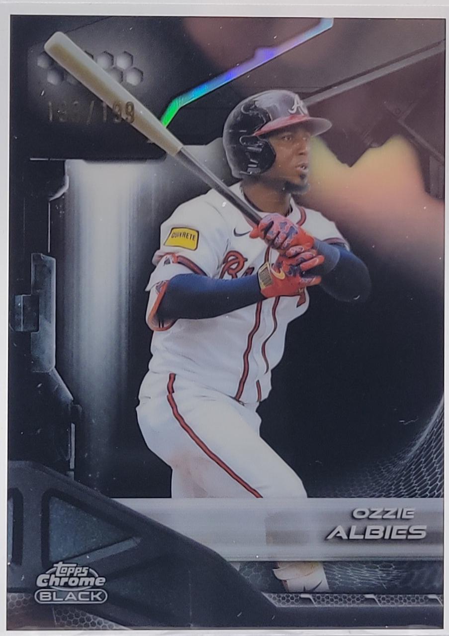 Ozzie Albies [Refractor] #142