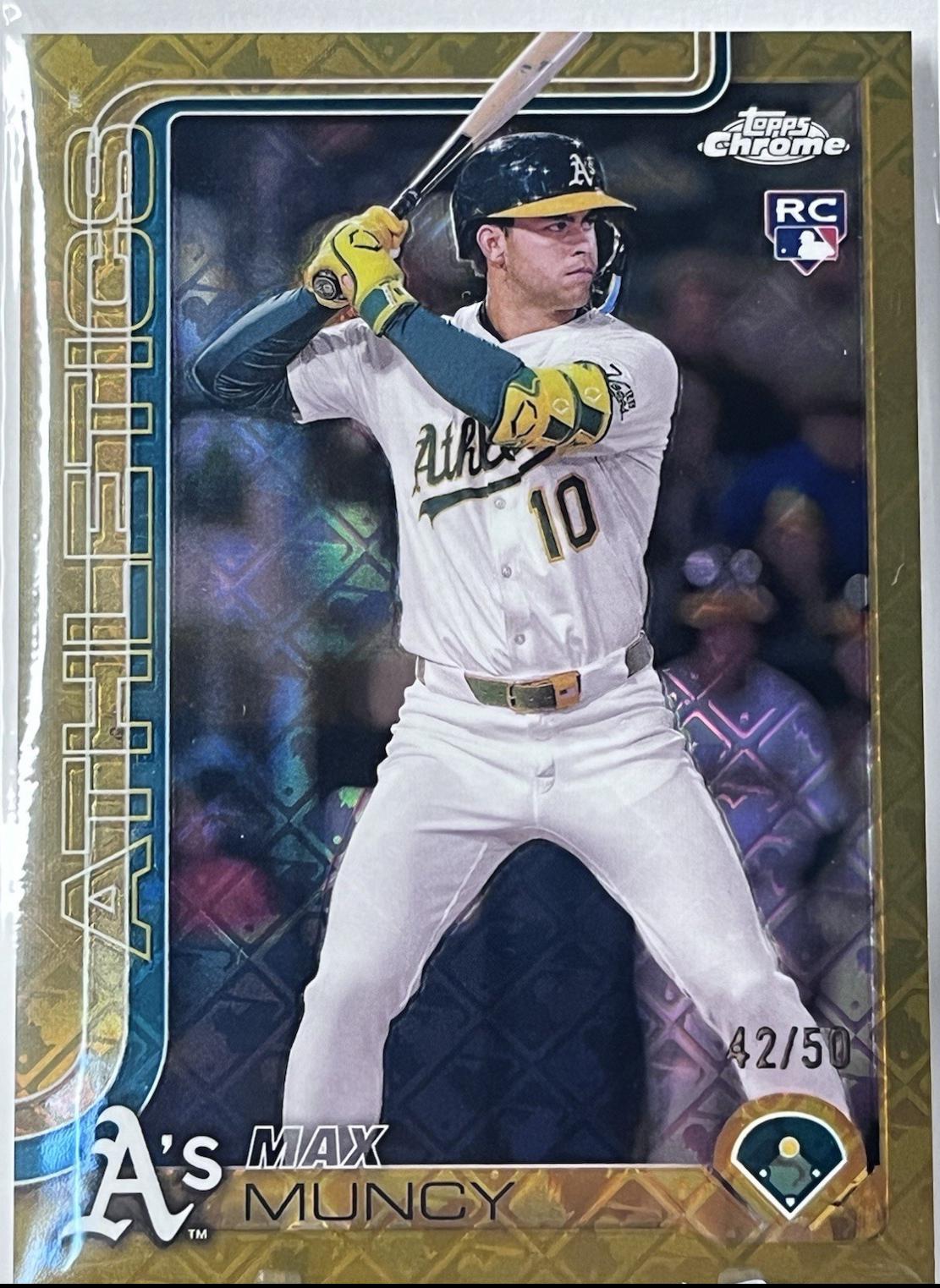 Max Muncy [Gold Refractor] #221