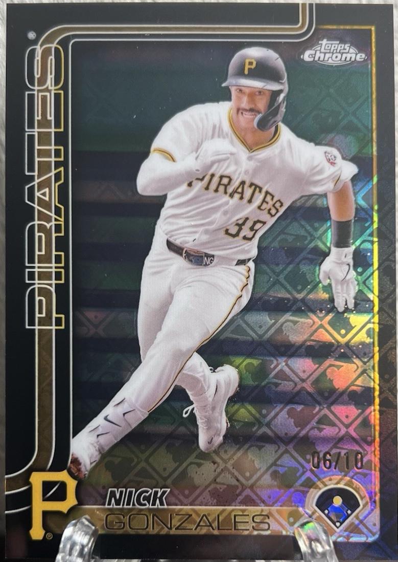Nick Gonzales [Black Refractor] #222
