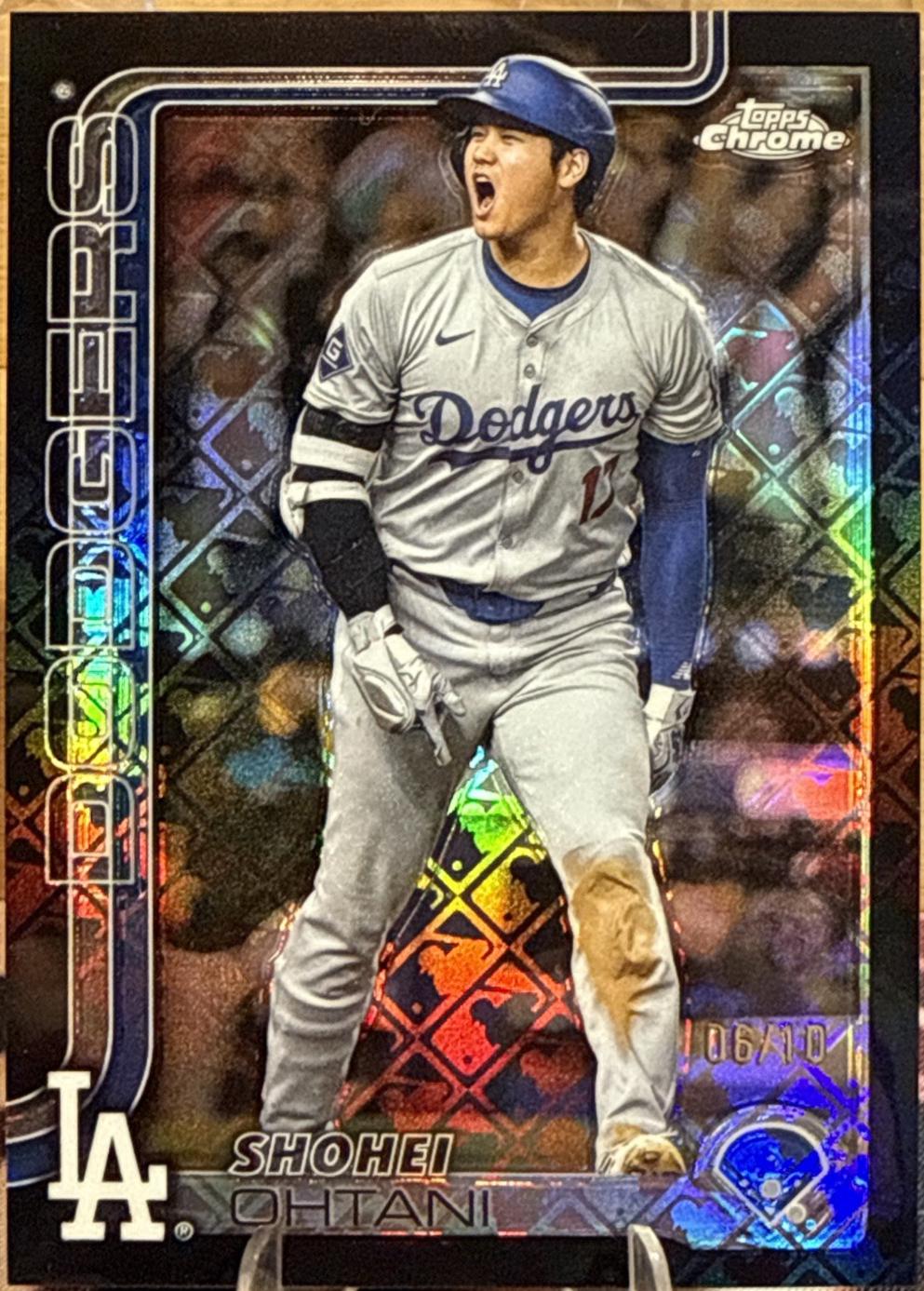 Shohei Ohtani [Black Refractor Image Variation] #1