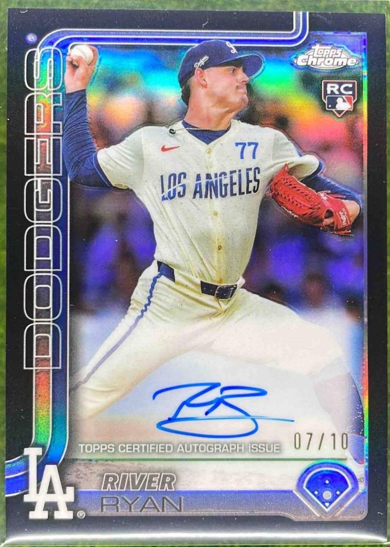 River Ryan [Black Refractor] #RA-RR