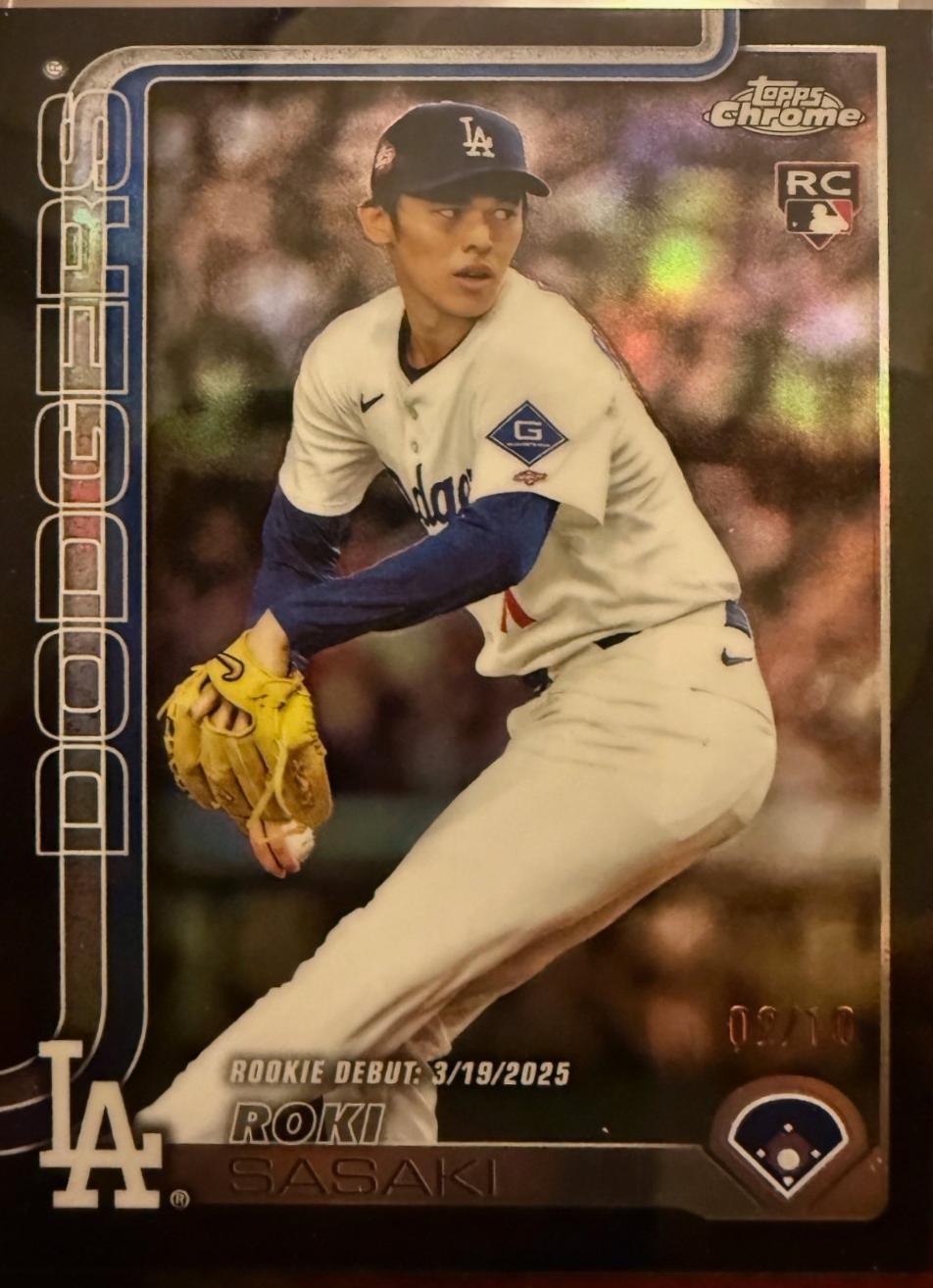 Roki Sasaki [Black Refractor] #USC73