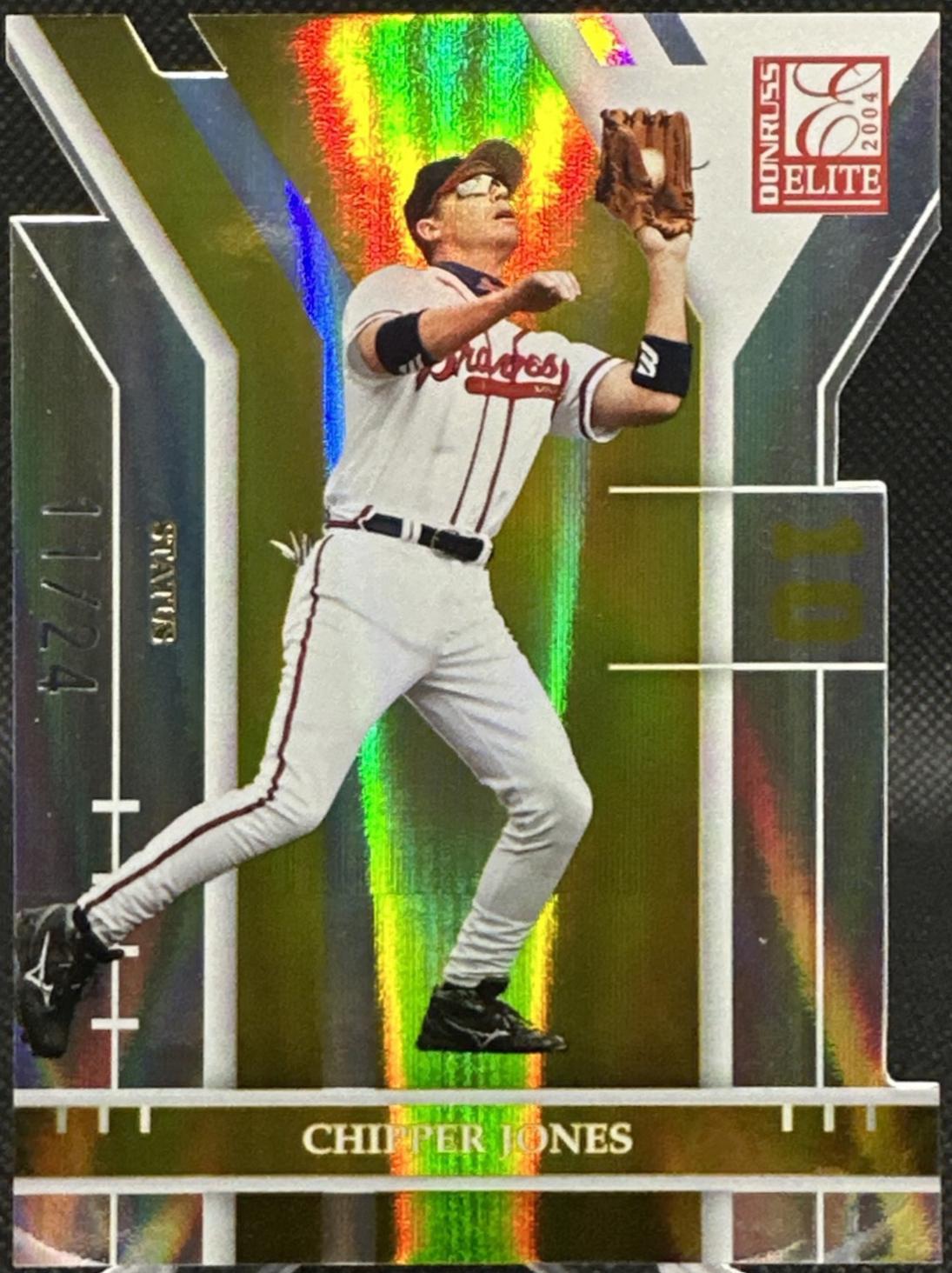 Chipper Jones [Status Gold] #77