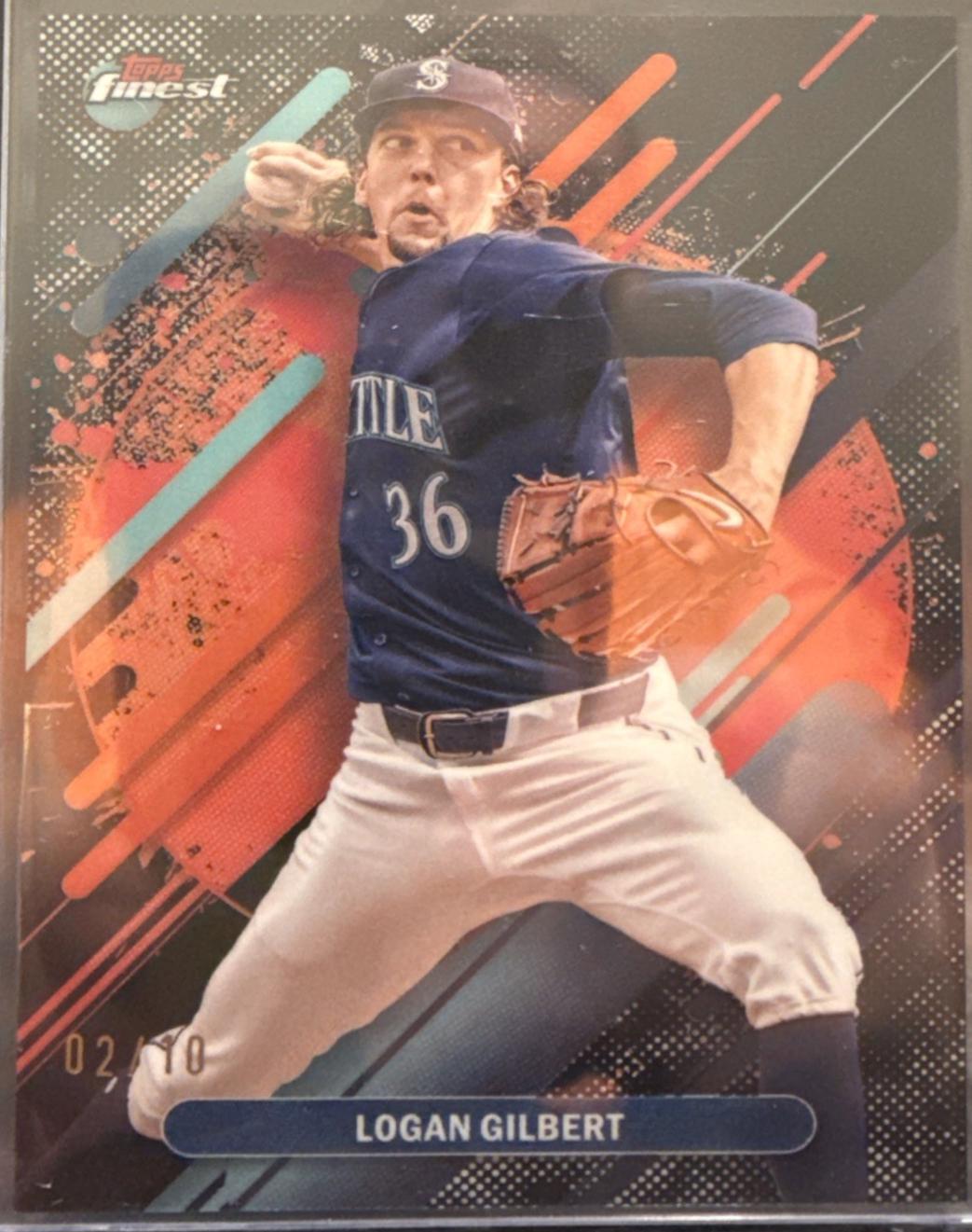 Logan Gilbert [Black Refractor] #279