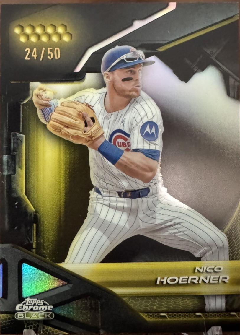 Nico Hoerner [Gold Refractor] #175