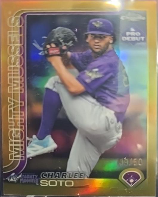 Charlee Soto [Gold Refractor] #PDC-159
