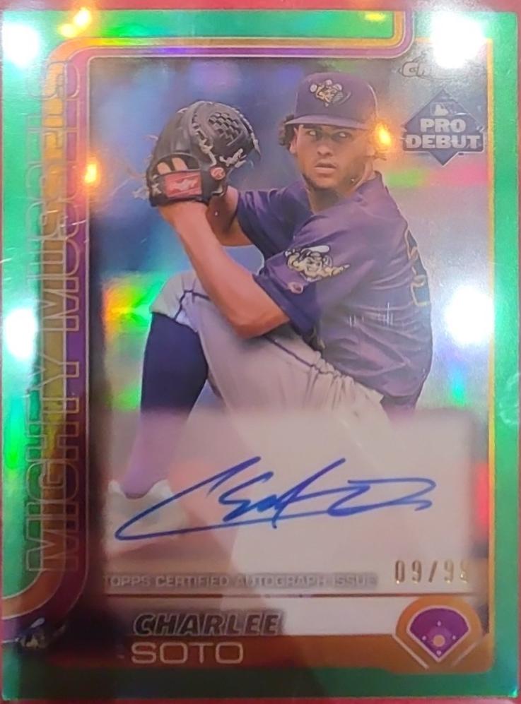 Charlee Soto [Green Refractor] #PDC-159