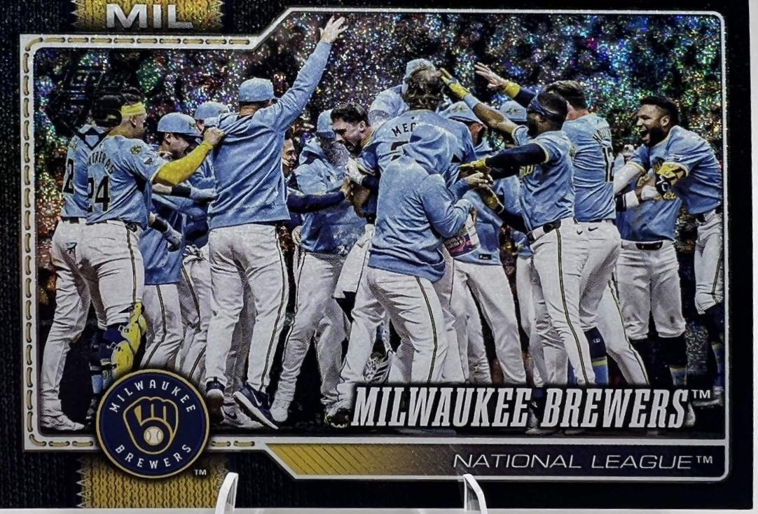 Milwaukee Brewers [Black Holo] #107