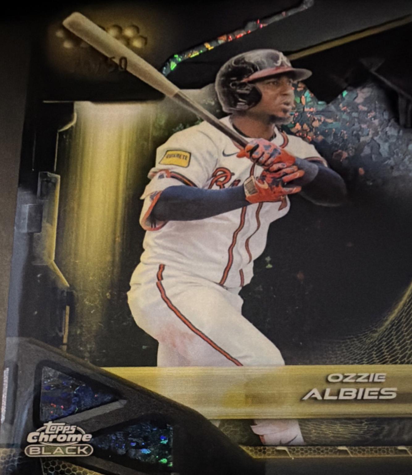Ozzie Albies [Gold Refractor] #142