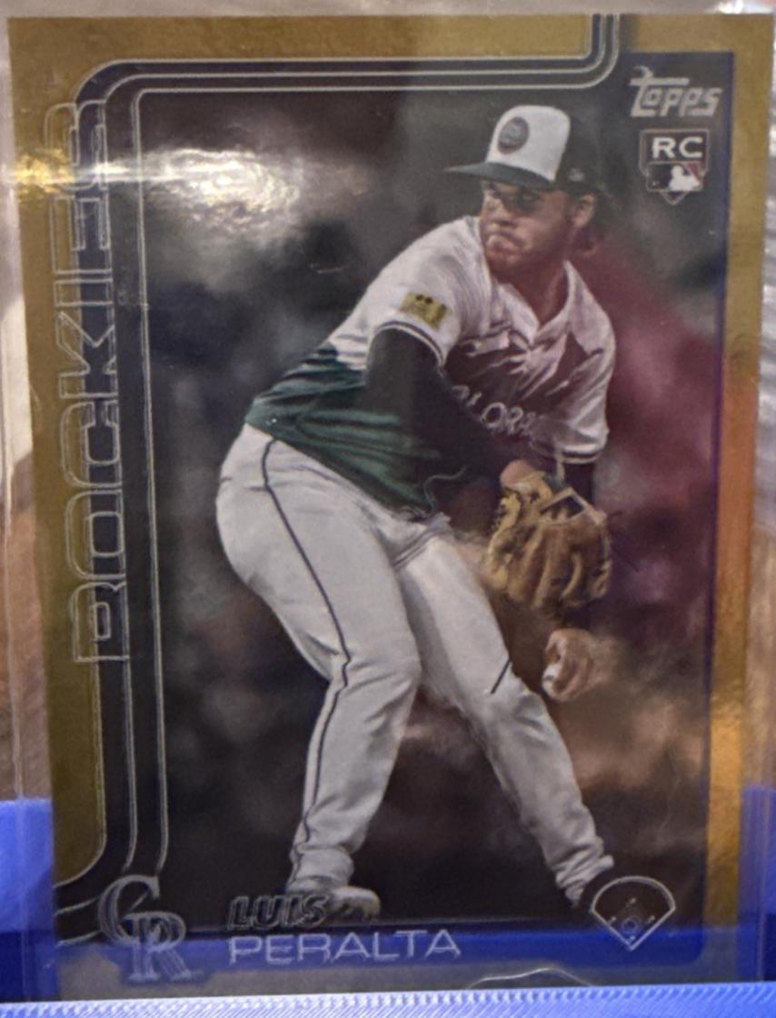 Luis Peralta [Gold Rainbow Foil] #526