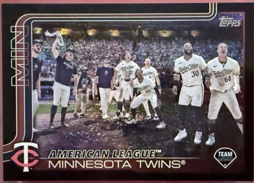 Minnesota Twins [Black Diamante Foil] #688