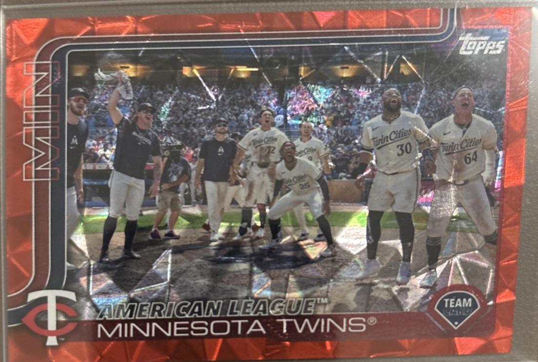 Minnesota Twins [Red Diamante Foil] #688