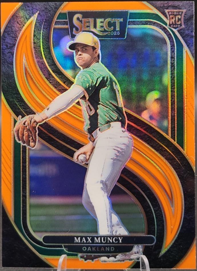 Max Muncy [Orange] #160