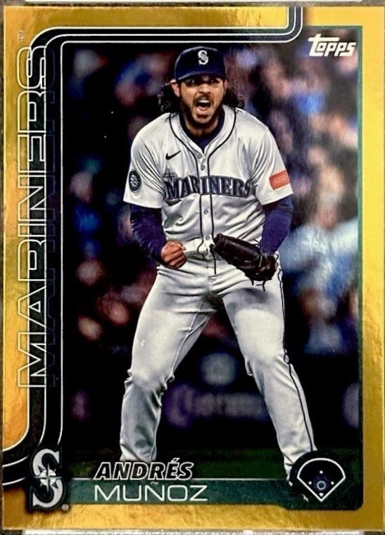 Andres Munoz [Gold Rainbow Foil] #US12