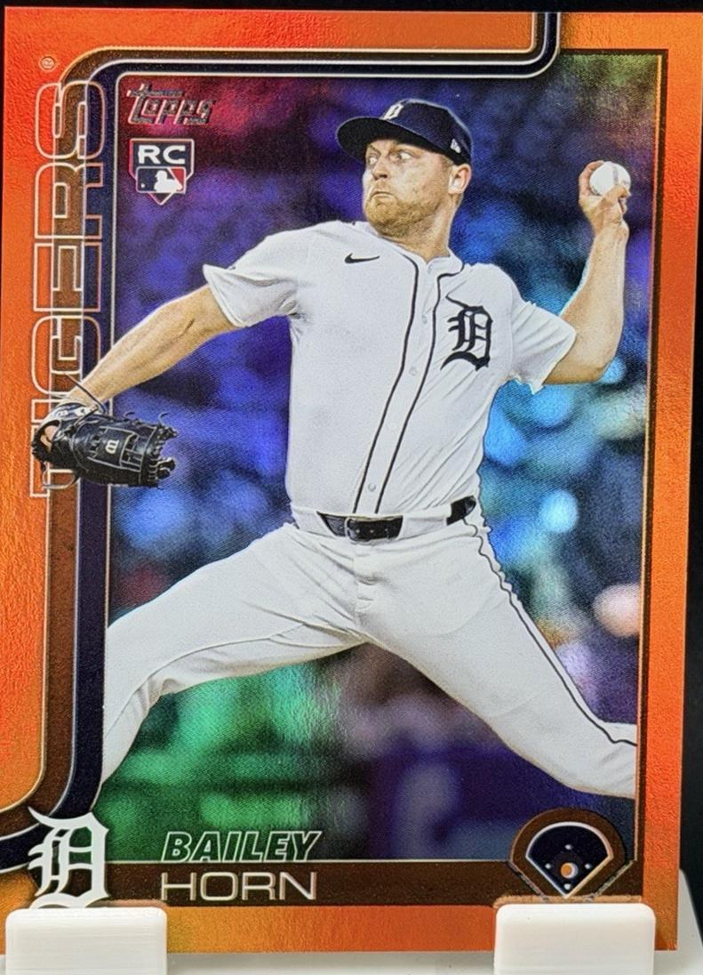 Bailey Horn [Orange Rainbow Foil] #US162