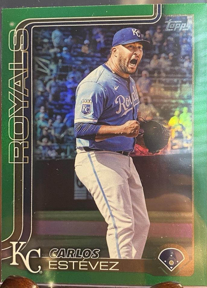 Carlos Estevez [Green Rainbow Foil] #US237