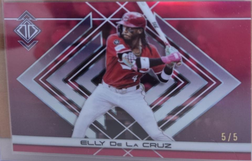 Elly De La Cruz [Red Image Variation] #11