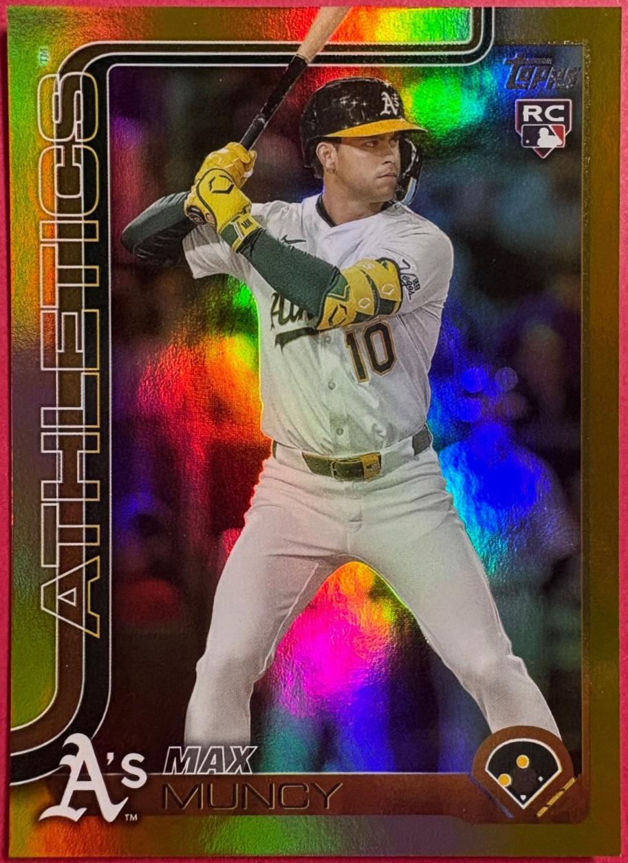 Max Muncy [Gold Rainbow Foil] #US250