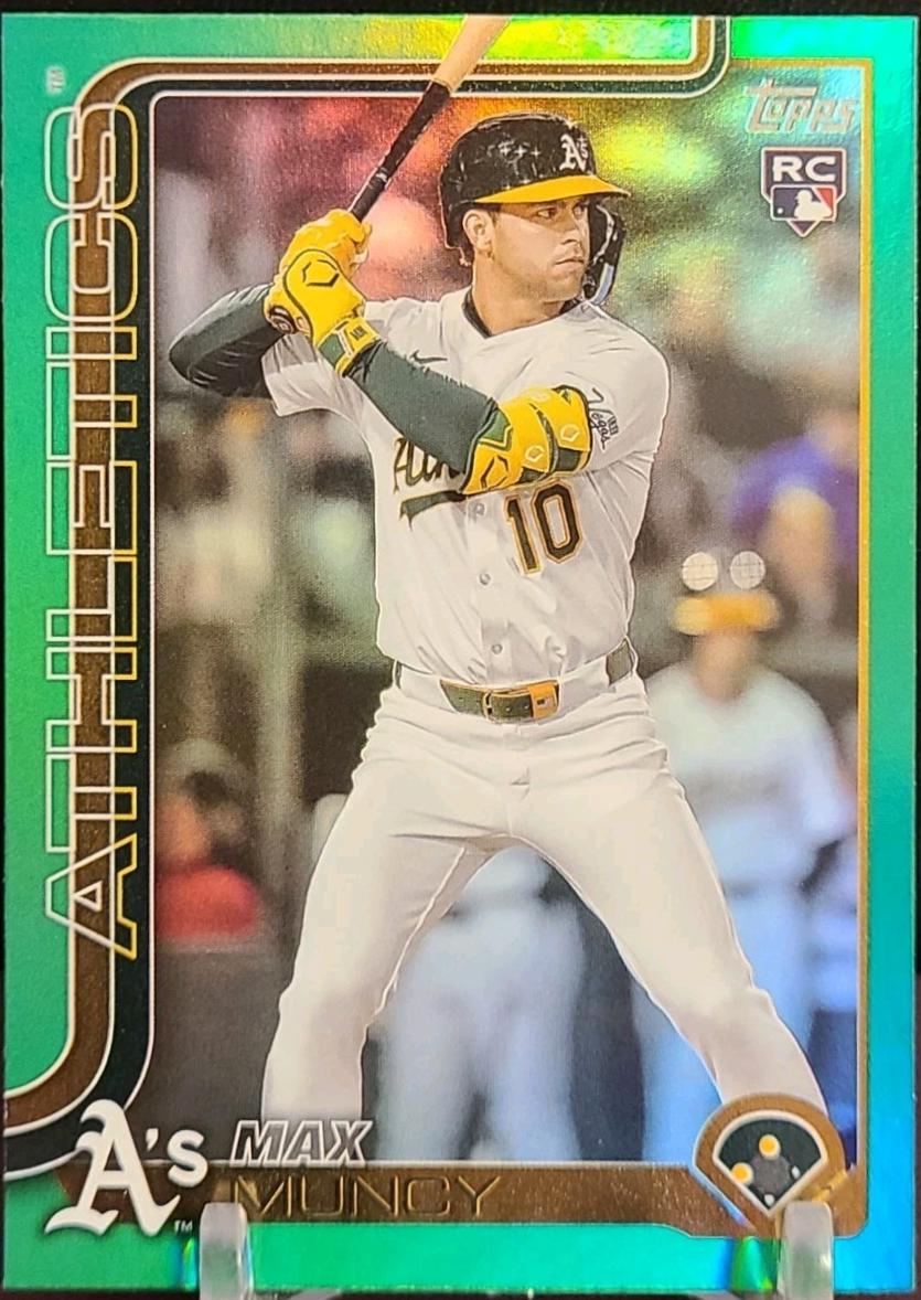 Max Muncy [Green Rainbow Foil] #US250
