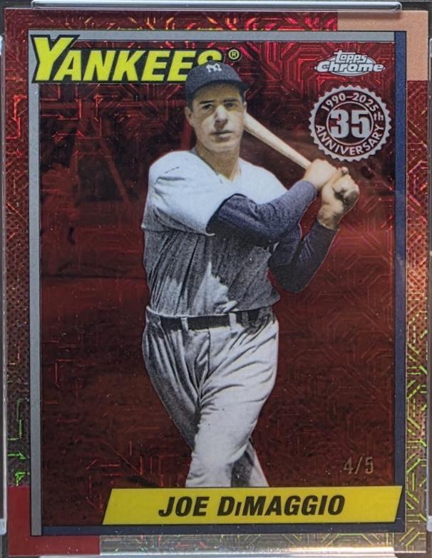 Joe DiMaggio [Red Autograph] #U90C-32