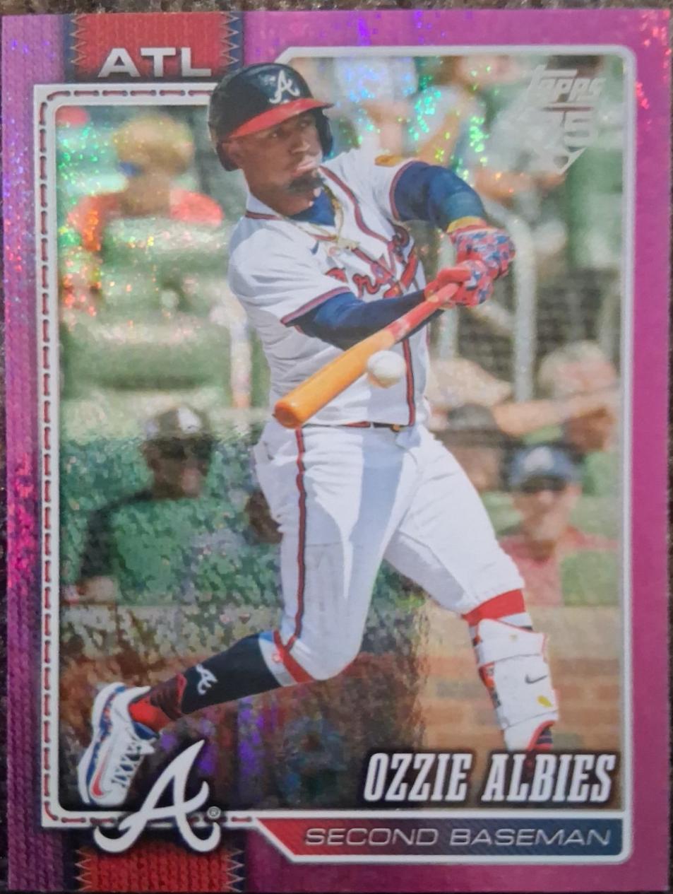 Ozzie Albies [Holo Foil Pink] #568