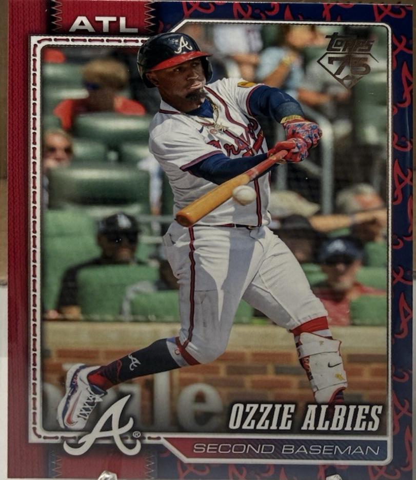 Ozzie Albies [Team Color Border Variation] #568