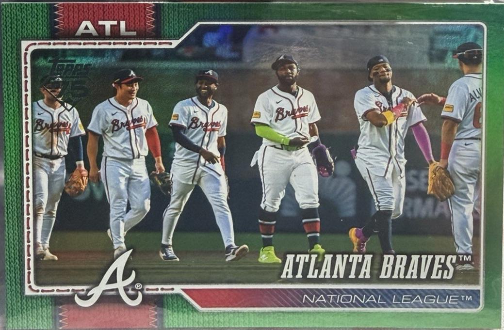 Team Card [Holo Foil Green] #640