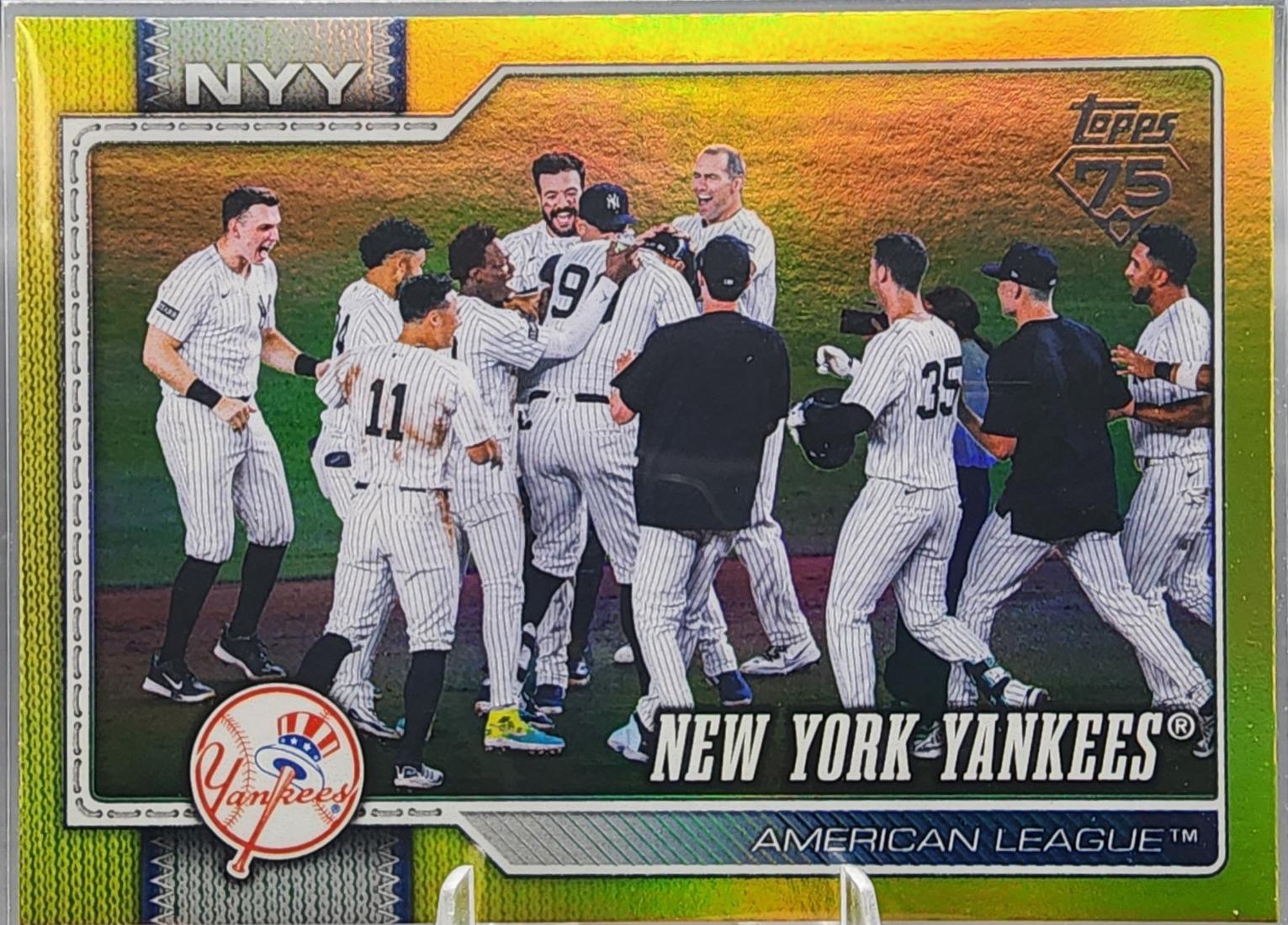 Team Card [Holo Foil Yellow] #628