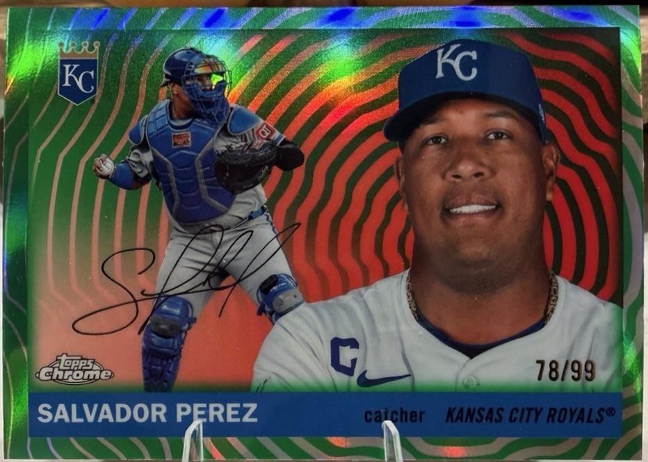 Salvador Perez [Green Vibrations Refractor] #87