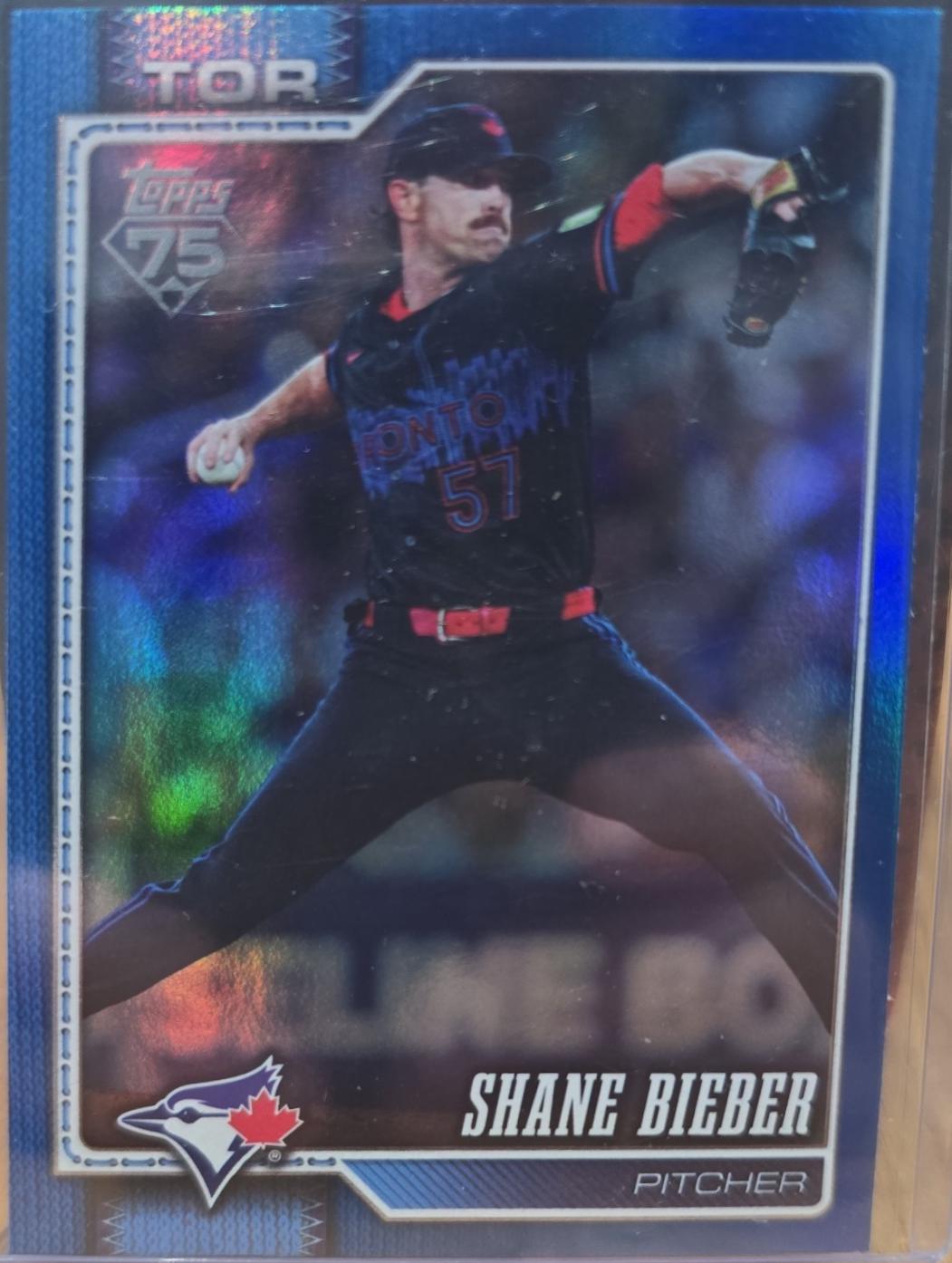 Shane Bieber [Blue Rainbow Foil] #422