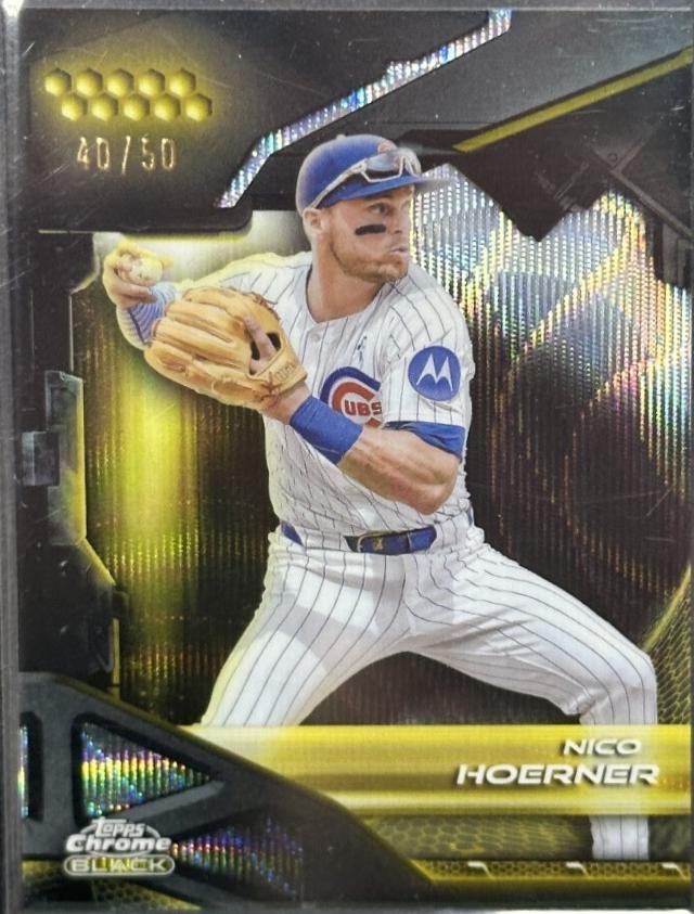 Nico Hoerner [Gold Wave Refractor] #175