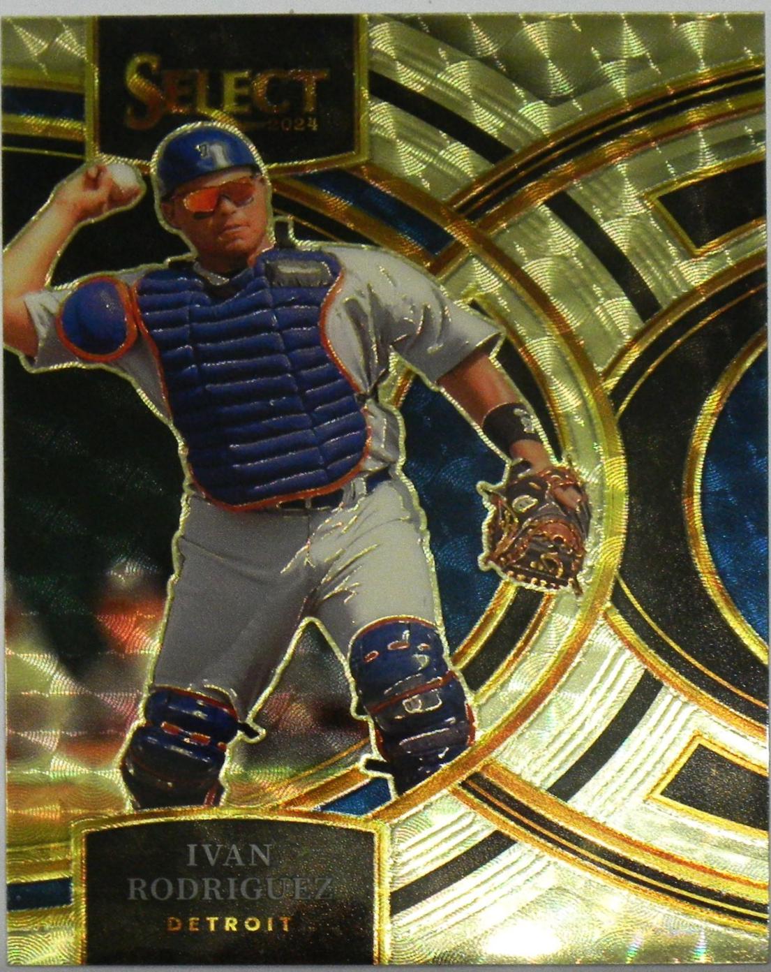 Ivan Rodriguez [Gold Vinyl Prizm] #74