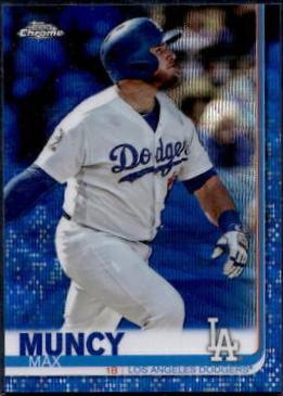 Max Muncy [Blue Wave Refractor] #32