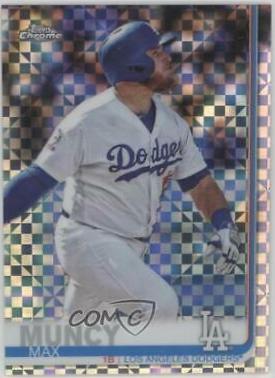 Max Muncy [Xfractor] #32