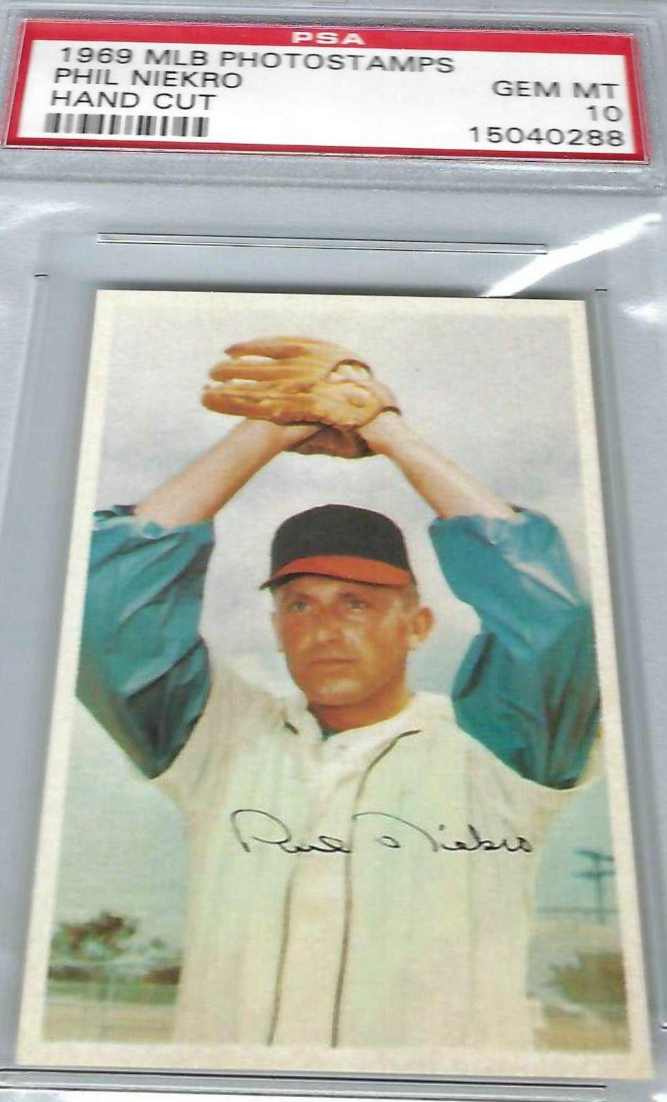 Phil Niekro [Hand Cut]